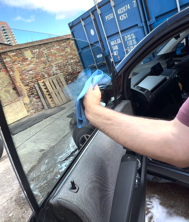 GLASS CLEANING KIT