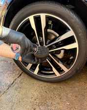 TRIM & TYRE DRESSING KIT