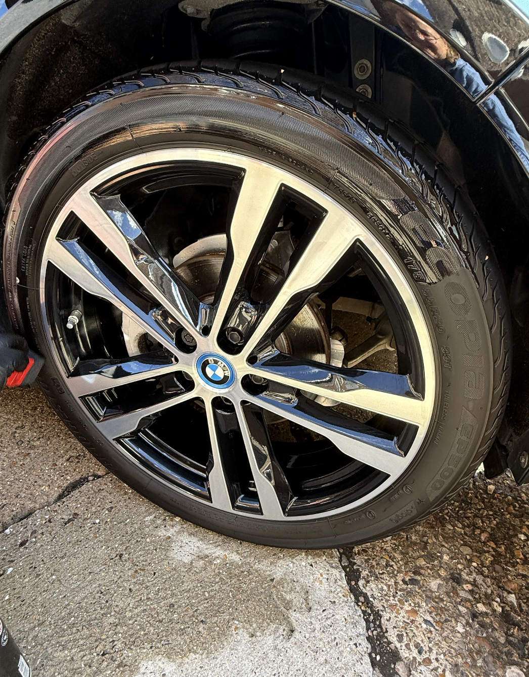 TRIM & TYRE DRESSING KIT