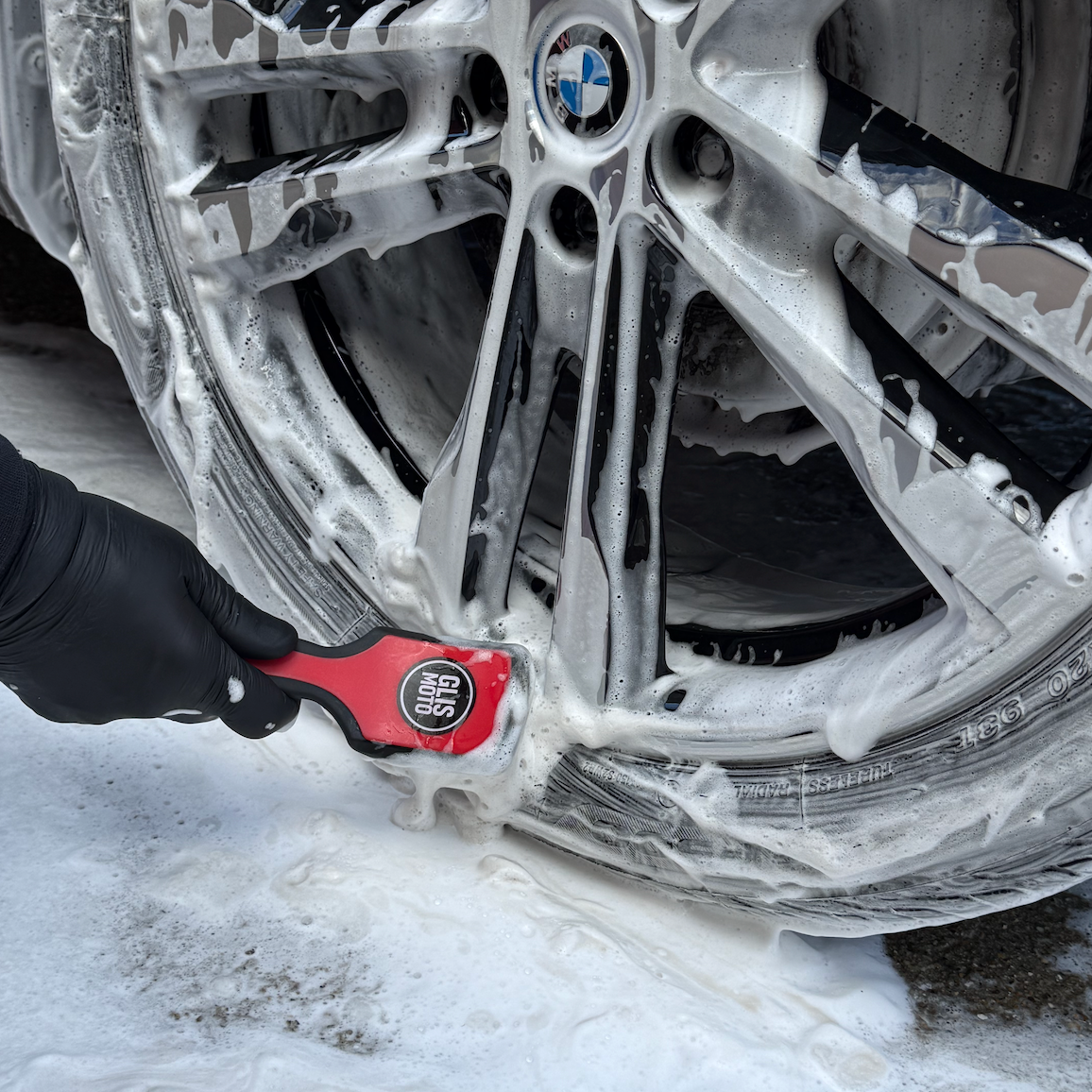 Premium Rubberised Tyre Scrubbing Brush