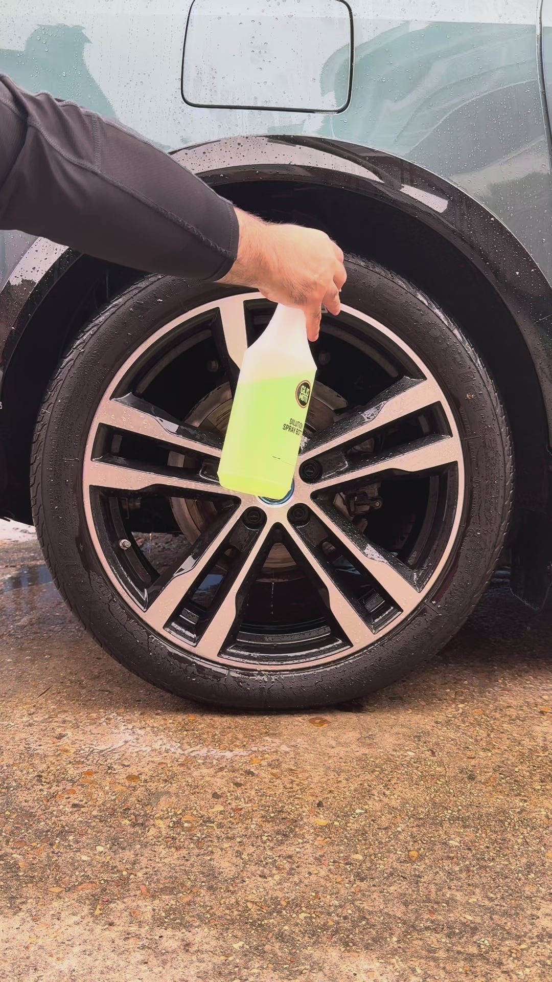 SCRUBBING BRUSH